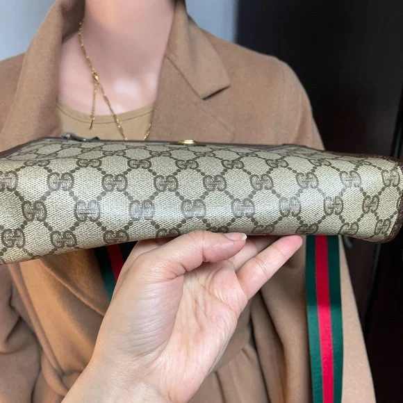 Authentic Gucci vintage GG canvas crossbody bag 97.01.037 (Q193) - Picture 3 of 16